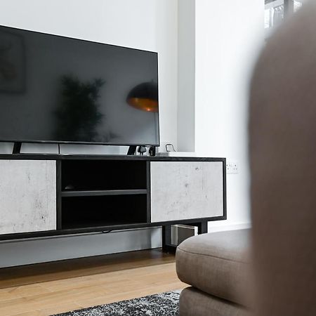 Khayat Homes - The Owelor - Two Bed ロンドン エクステリア 写真