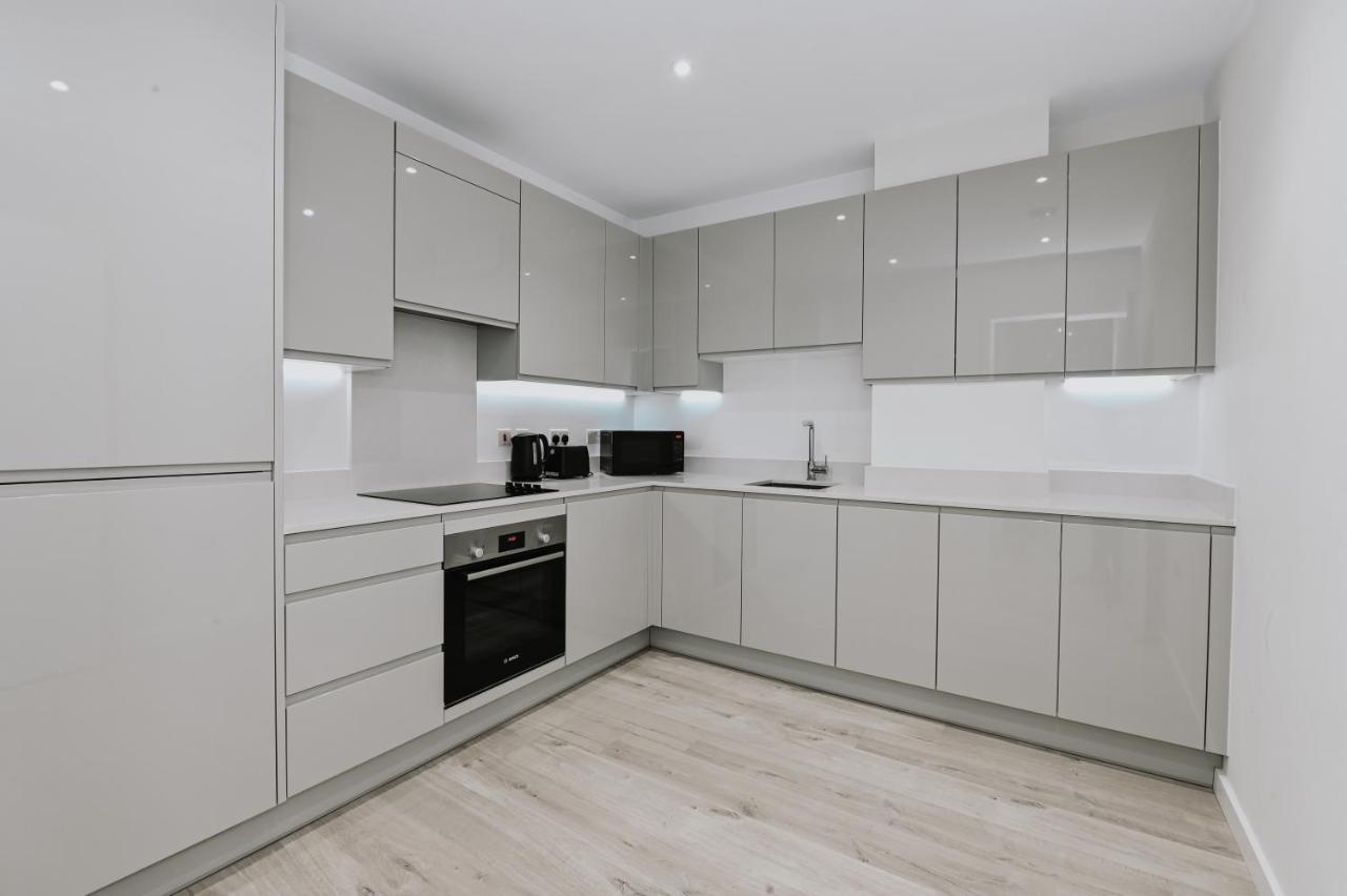 Khayat Homes - The Owelor - Two Bed ロンドン エクステリア 写真
