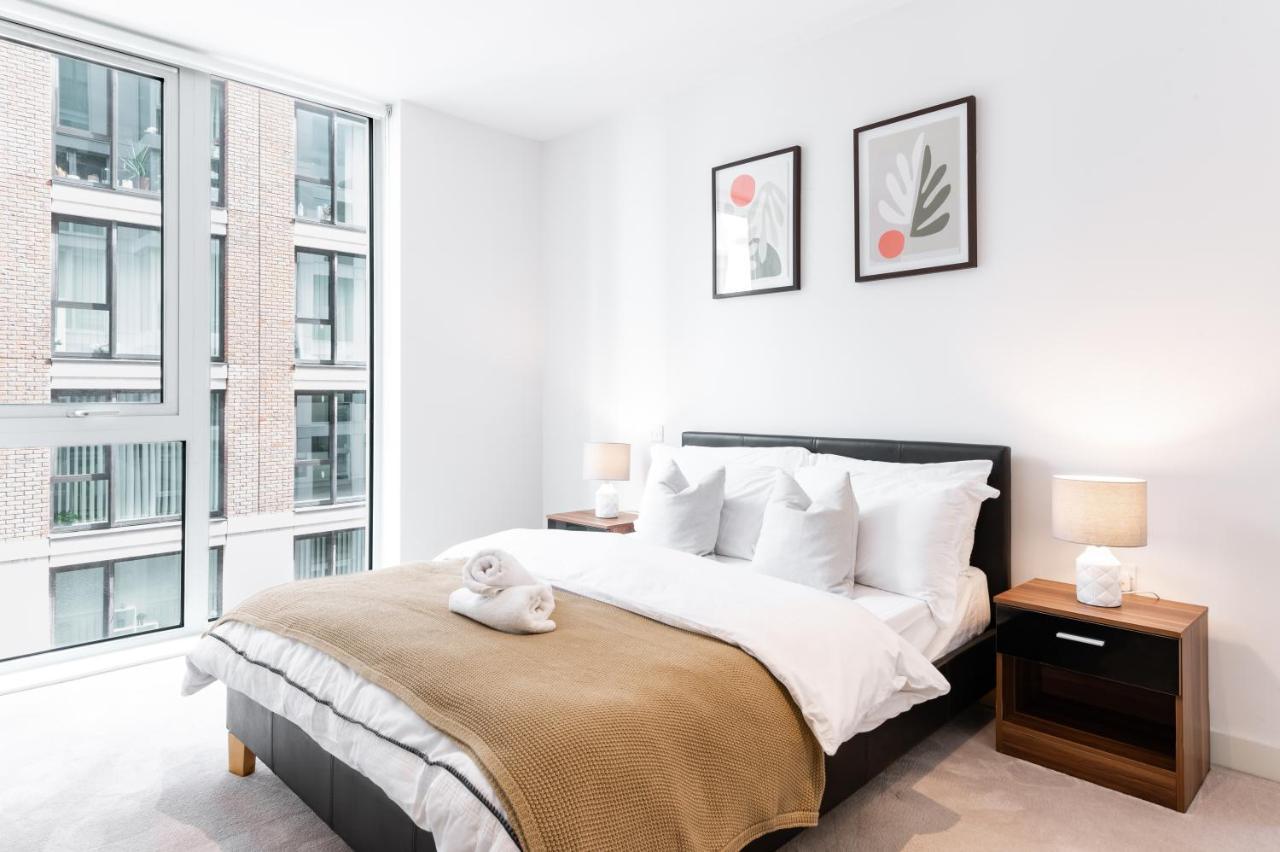 Khayat Homes - The Owelor - Two Bed ロンドン エクステリア 写真