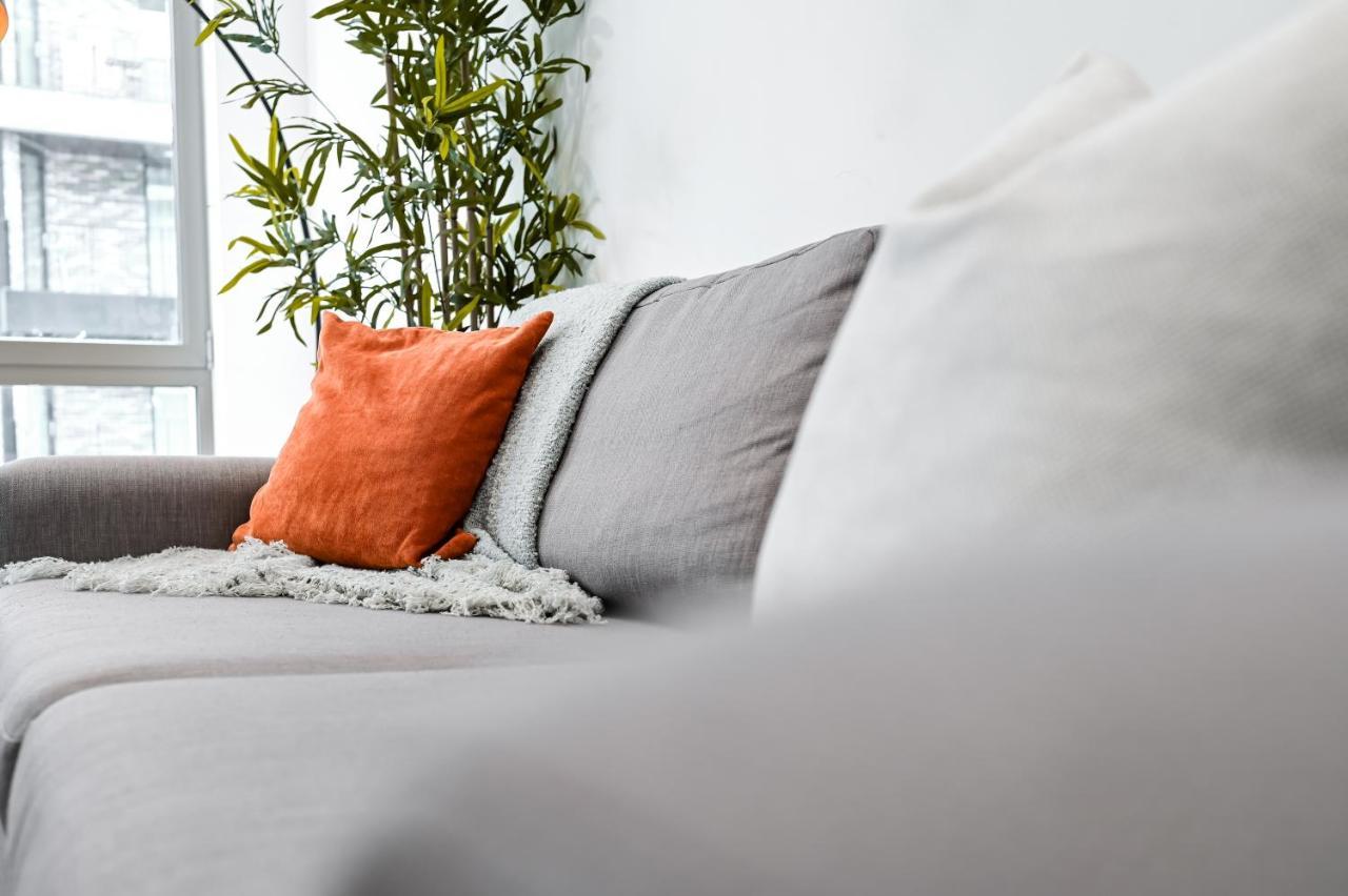 Khayat Homes - The Owelor - Two Bed ロンドン エクステリア 写真