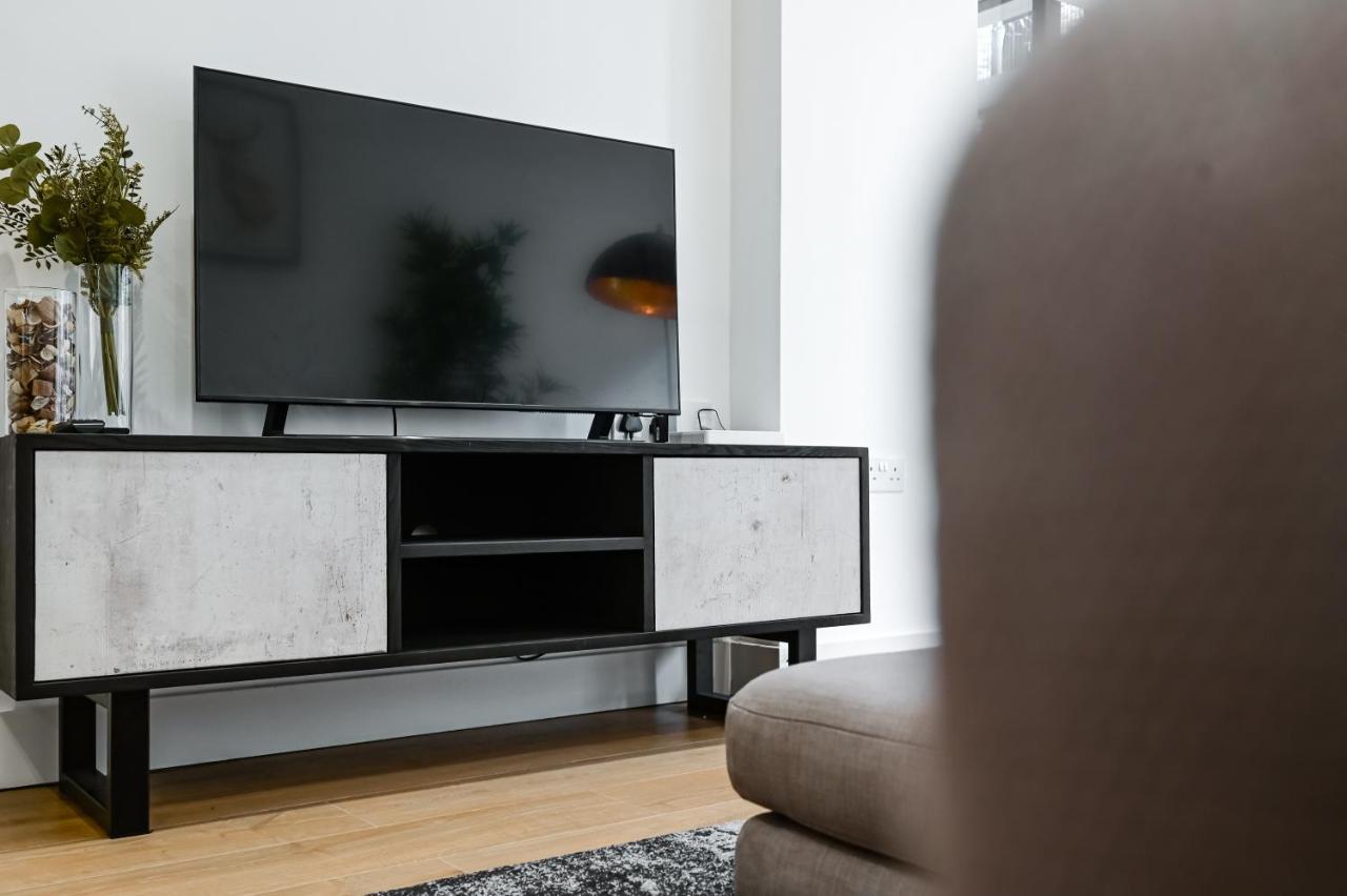 Khayat Homes - The Owelor - Two Bed ロンドン エクステリア 写真